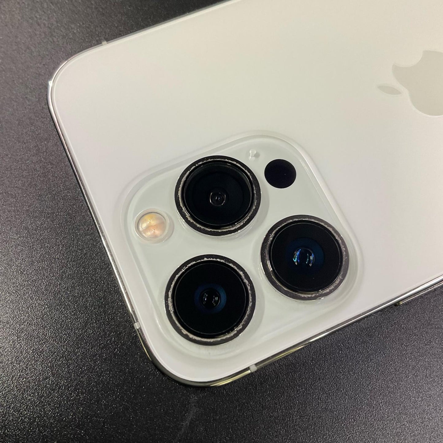【全額返金保証】【最速発送】Apple iPhone iPhone 13 Pro 256GB シルバー docomo 動作確認済 85%