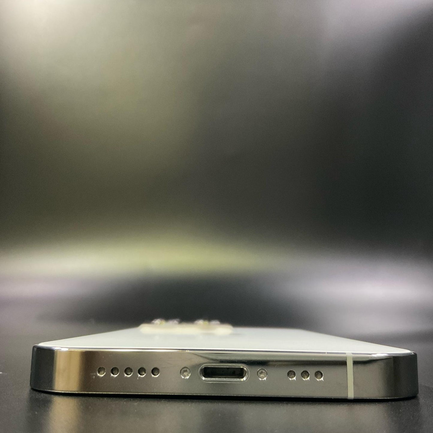 【全額返金保証】【最速発送】Apple iPhone iPhone 13 Pro 256GB シルバー docomo 動作確認済 85%