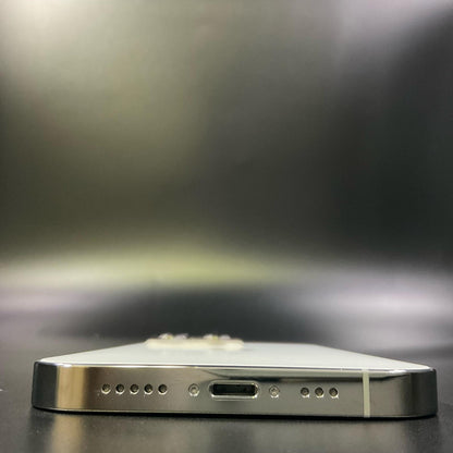 【全額返金保証】【最速発送】Apple iPhone iPhone 13 Pro 256GB シルバー docomo 動作確認済 85%