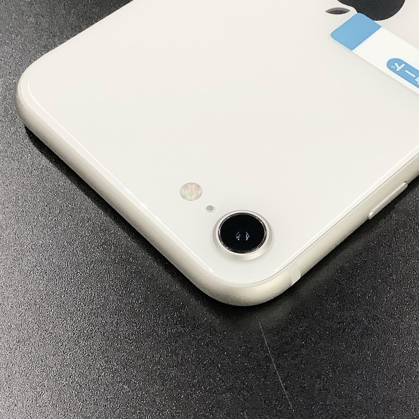 【全額返金保証】【最速発送】Apple iPhone iPhone SE（第3世代） 64GB スターライト docomo SIMフリー 白ロム 動作確認済 88%