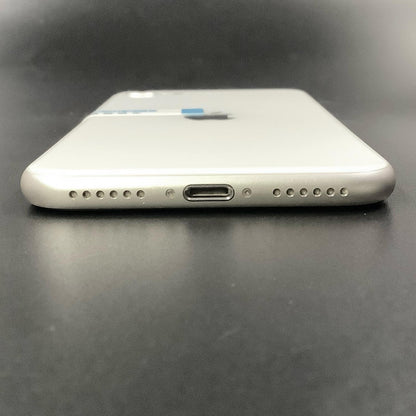 【全額返金保証】【最速発送】Apple iPhone iPhone SE（第3世代） 64GB スターライト docomo SIMフリー 白ロム 動作確認済 88%