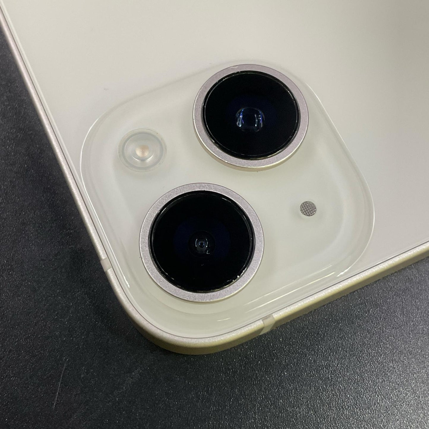 【全額返金保証】【最速発送】Apple iPhone iPhone 14 128GB スターライト docomo 白ロム 動作確認済 87%