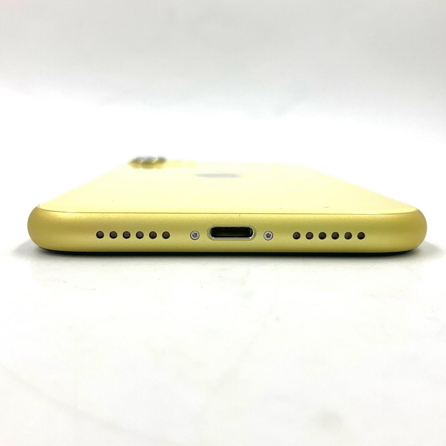 【全額返金保証】【最速発送】Apple iPhone iPhone 11 128GB イエロー Softbank 白ロム 動作確認済 74%