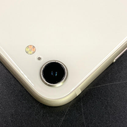 【全額返金保証】【最速発送】Apple iPhone iPhone SE（第3世代） 128GB スターライト au 白ロム 動作確認済 82%