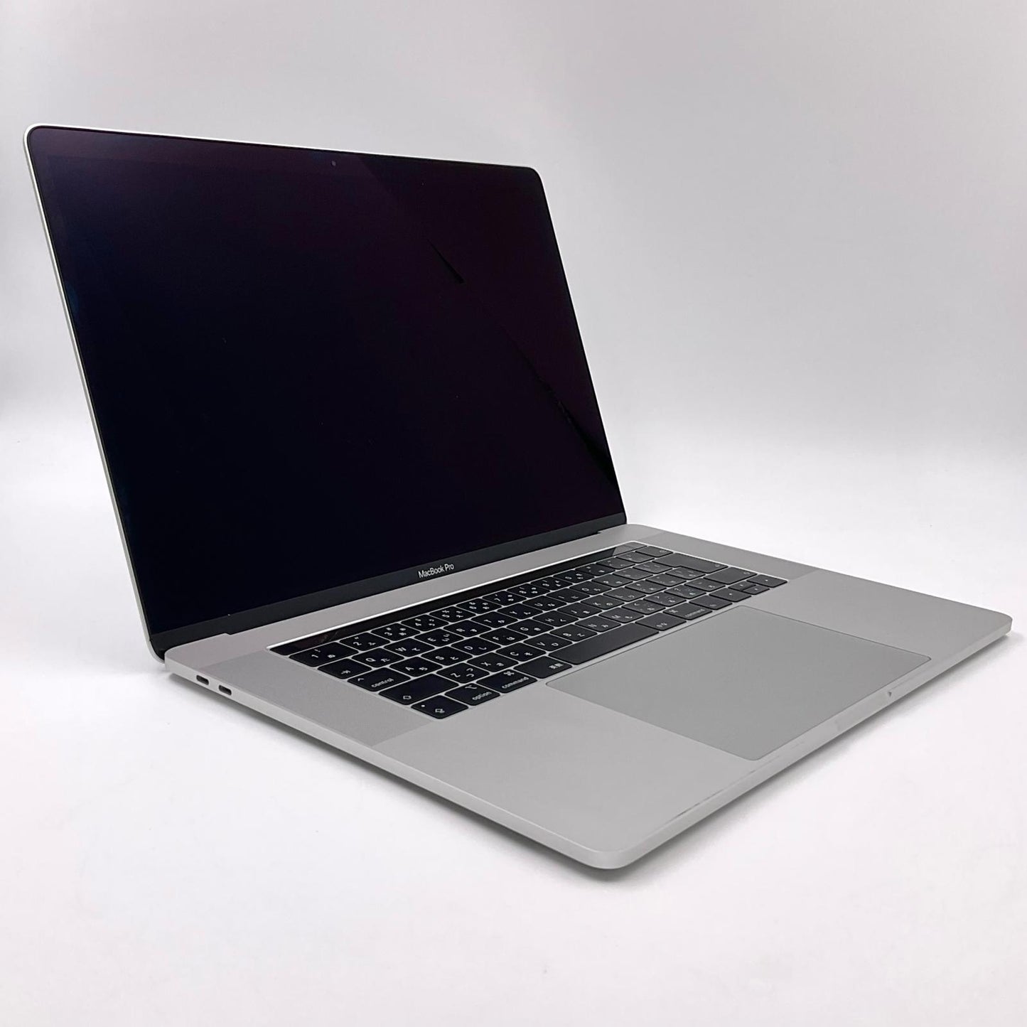 【全額返金保証】【最速発送】Apple MacBook Pro 15インチ 2019 Intel Core i7 6コア　2.6GHz 16GB SSD 256GB シルバー 美品 動作確認済