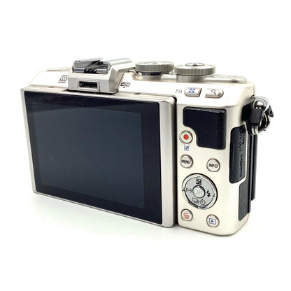 【全額返金保証】【最速発送】OLYMPUS デジタル一眼 OLYMPUS PEN Lite E-PL7 ボディ [シルバー] 動作確認済