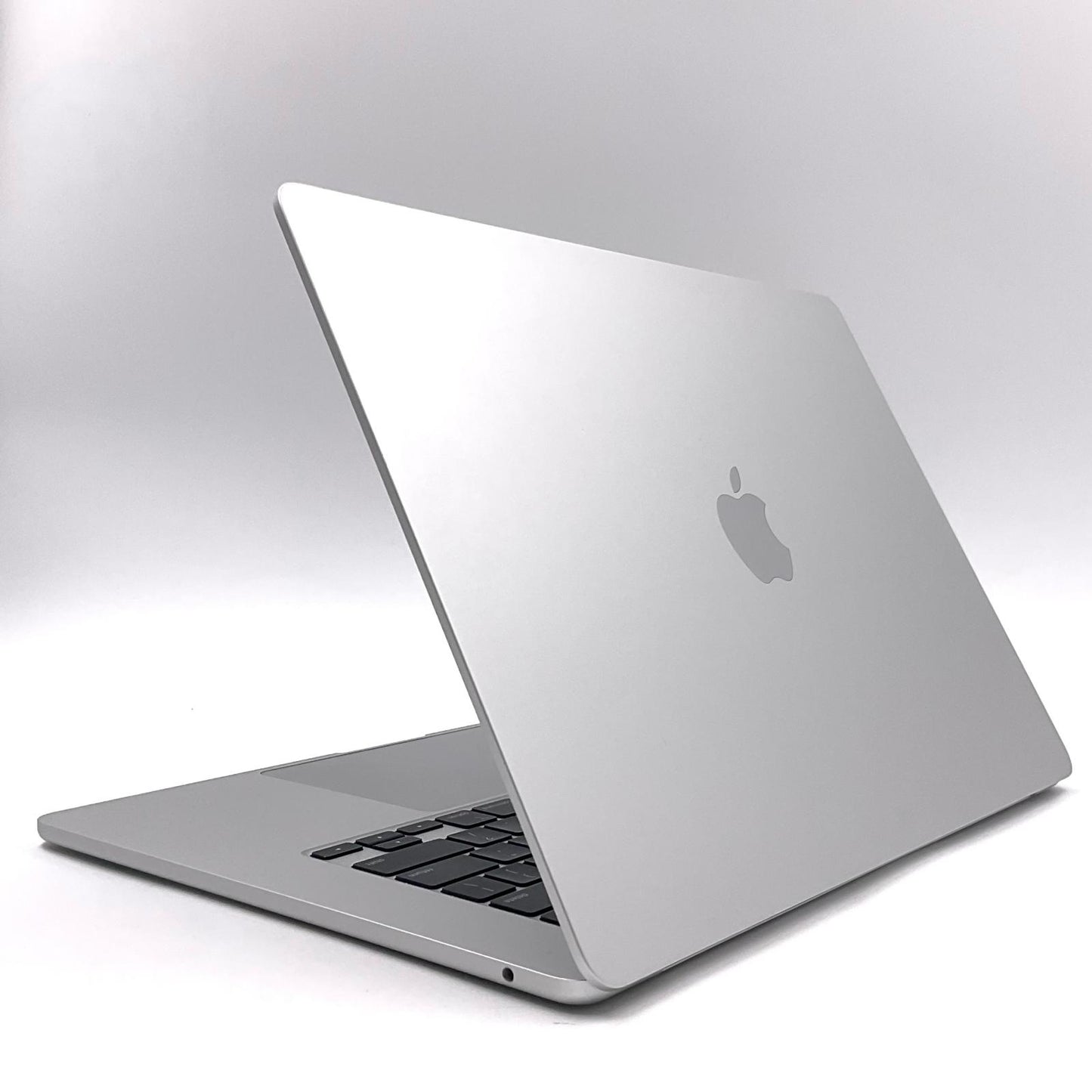 【全額返金保証】【最速発送】Apple MacBook Air 15.3インチ 2024 Apple M3 16GB SSD 512GB シルバー 98% 動作確認済