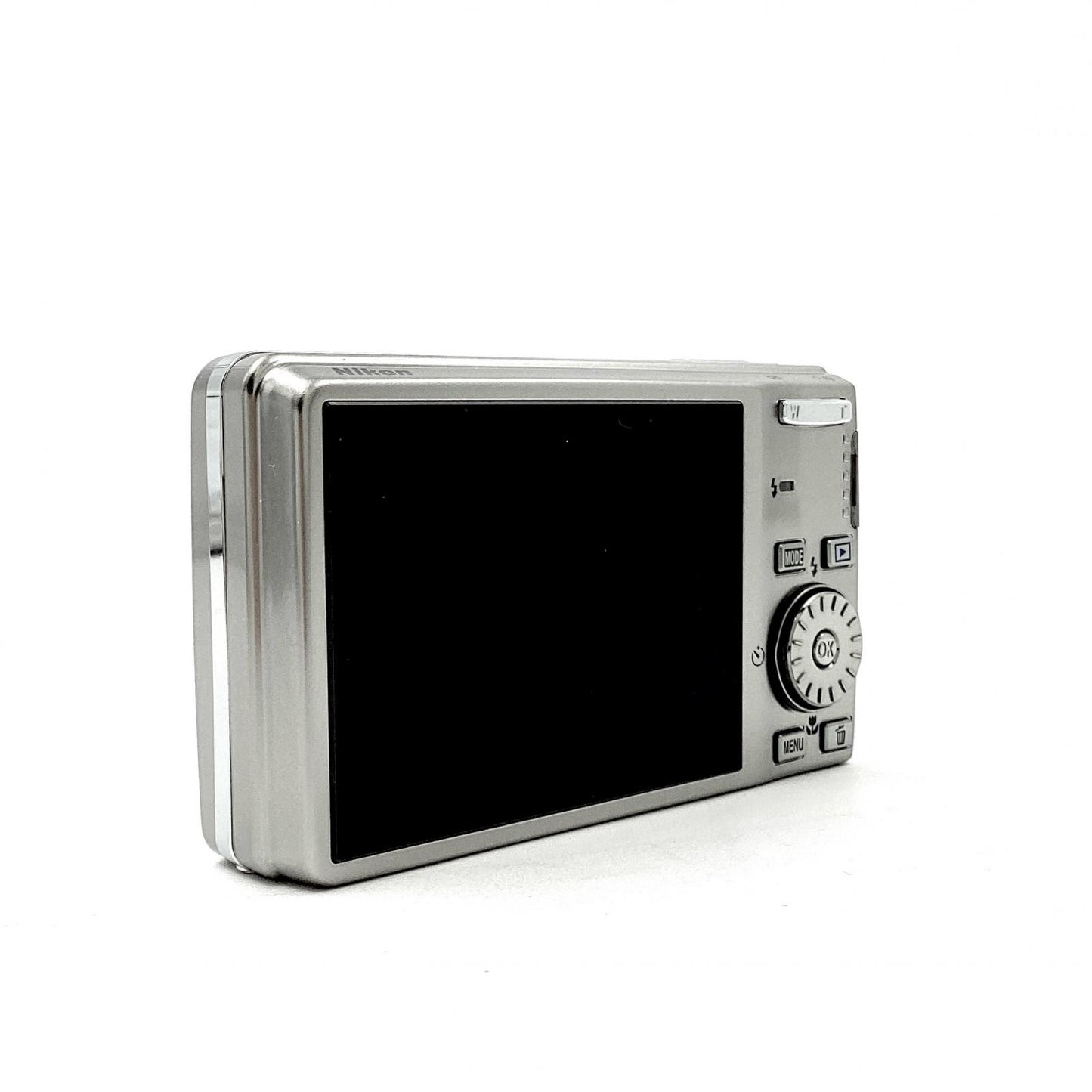 【全額返金保証】【最速発送】Nikon コンパクトデジタルカメラ COOLPIX S600 [シルバー] 動作確認済