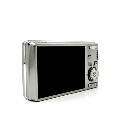 【全額返金保証】【最速発送】Nikon コンパクトデジタルカメラ COOLPIX S600 [シルバー] 動作確認済