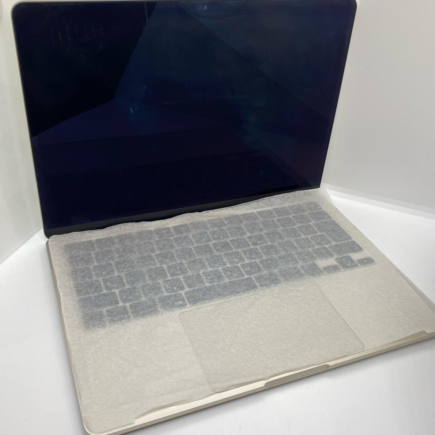 【全額返金保証】【最速発送】Apple MacBook Air 13.6インチ 2022 M2 8/8 8GB M.2 SSD 256GB スターライト 100% 超美品 動作確認済