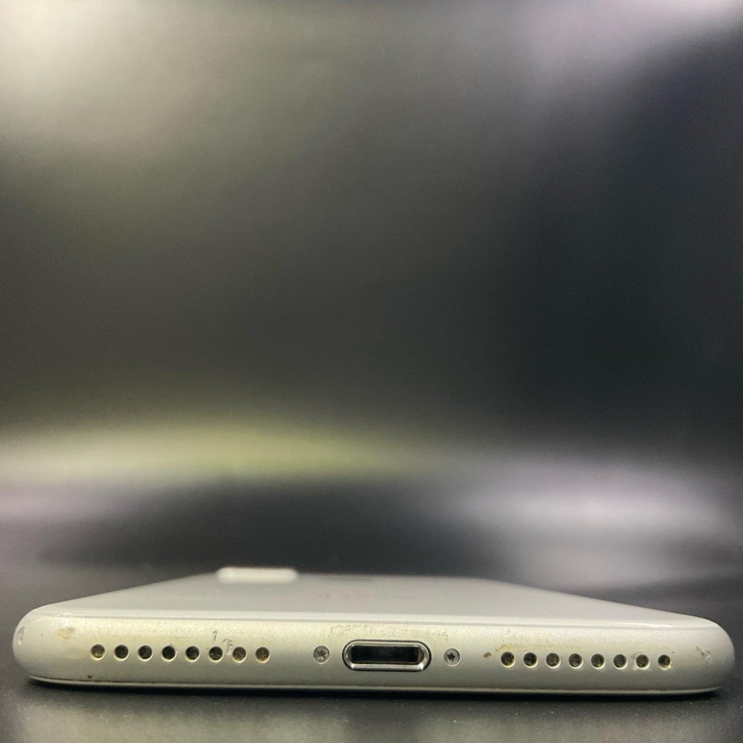 【全額返金保証】【最速発送】Apple iPhone iPhone 8 Plus 256GB シルバー docomo 白ロム 動作確認済 88%