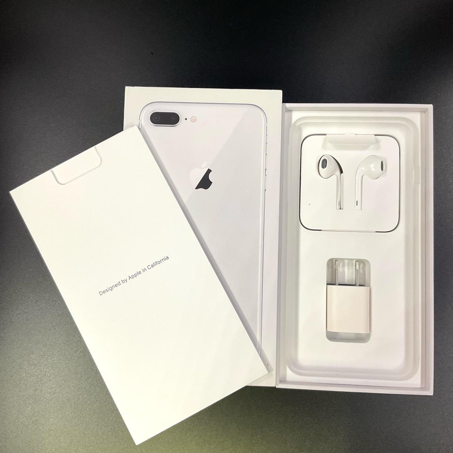 【全額返金保証】【最速発送】Apple iPhone iPhone 8 Plus 256GB シルバー docomo 白ロム 動作確認済 88%
