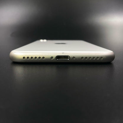 【全額返金保証】【最速発送】Apple iPhone iPhone SE（第3世代） 64GB スターライト au 動作確認済 89%