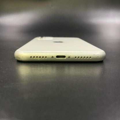 【全額返金保証】【最速発送】Apple iPhone iPhone 11 64GB ホワイト docomo 白ロム 動作確認済 75%