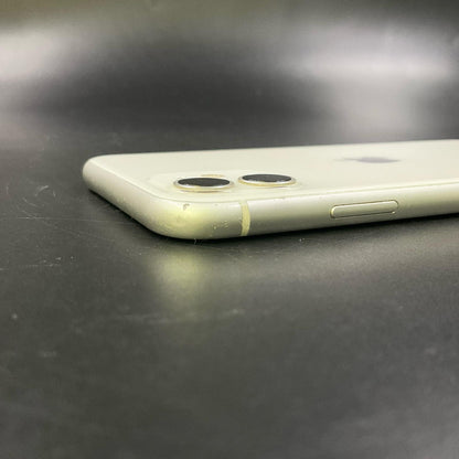【全額返金保証】【最速発送】Apple iPhone iPhone 11 64GB ホワイト docomo 白ロム 動作確認済 75%