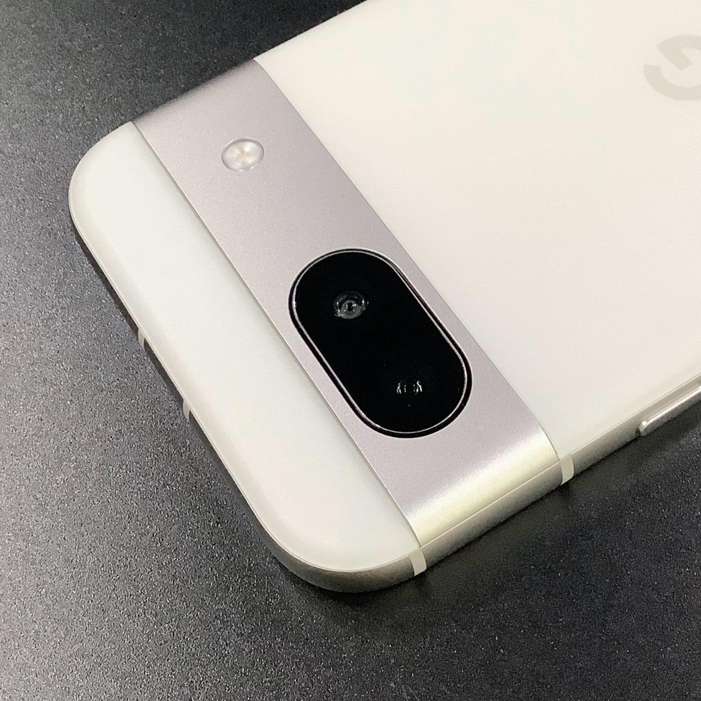 【全額返金保証】【最速発送】Google Pixel 8a 128GB Porcelain (ポーセリン) SIMフリー G576D 白ロム 美品 動作確認済