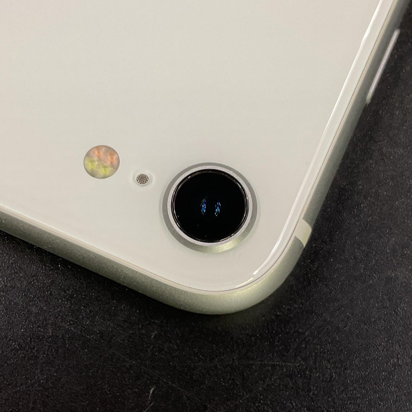 【全額返金保証】【最速発送】Apple iPhone iPhone SE（第2世代） 128GB ホワイト SIMフリー 白ロム 動作確認済 89%