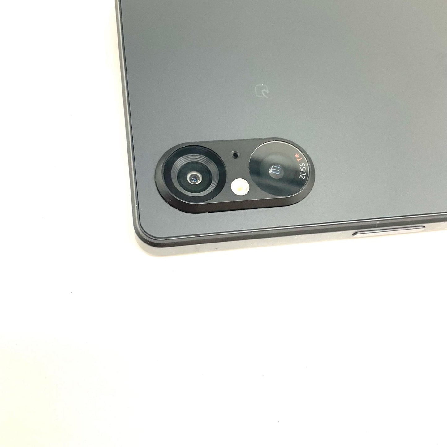【最速発送】Sony Xperia 5 V 128GB ブラック docomo SIMフリー SO-53D【難有】