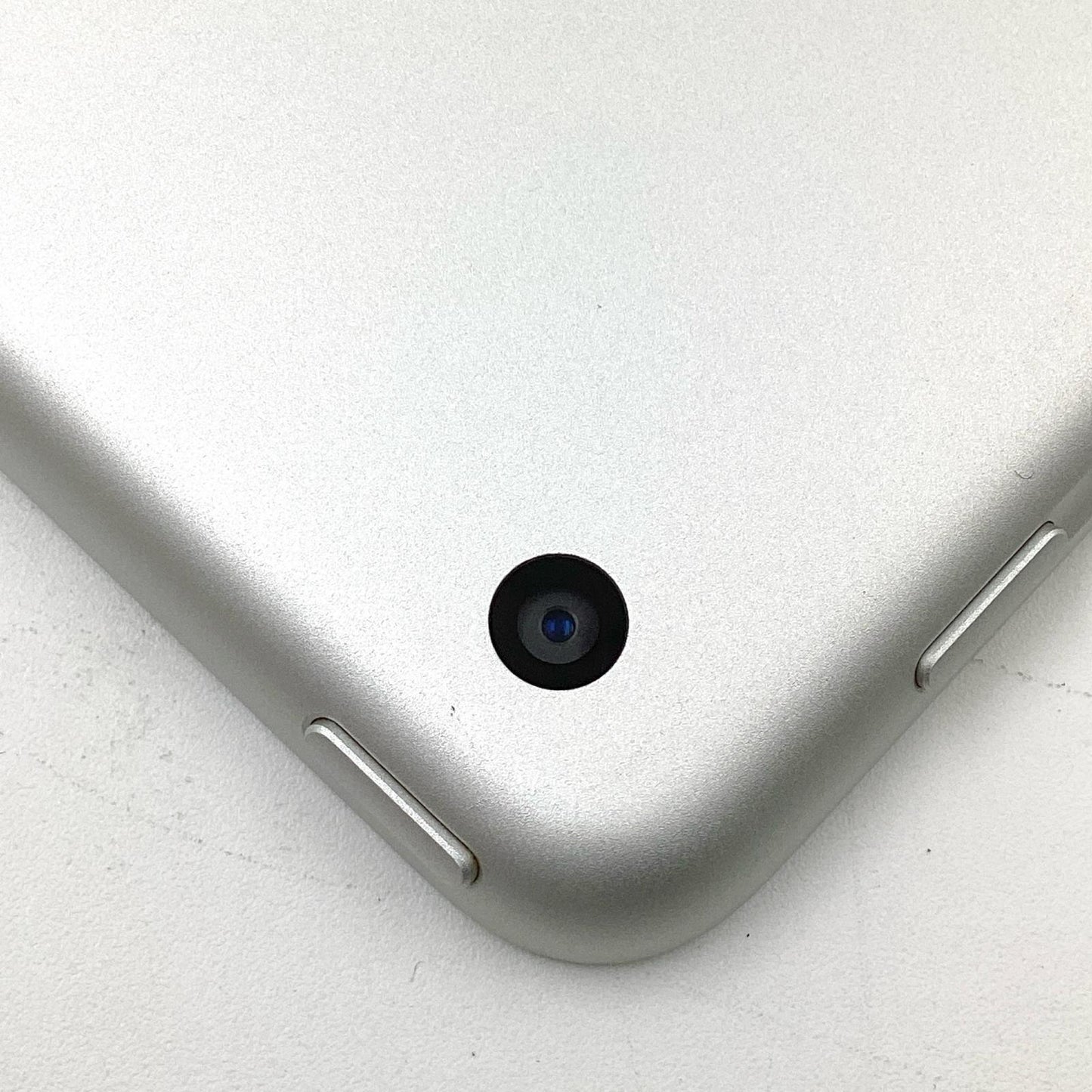 【全額返金保証】【最速発送】Apple iPad iPad MW782J/A 10.2インチ 第7世代 128GB シルバー Wi-Fi 動作確認済