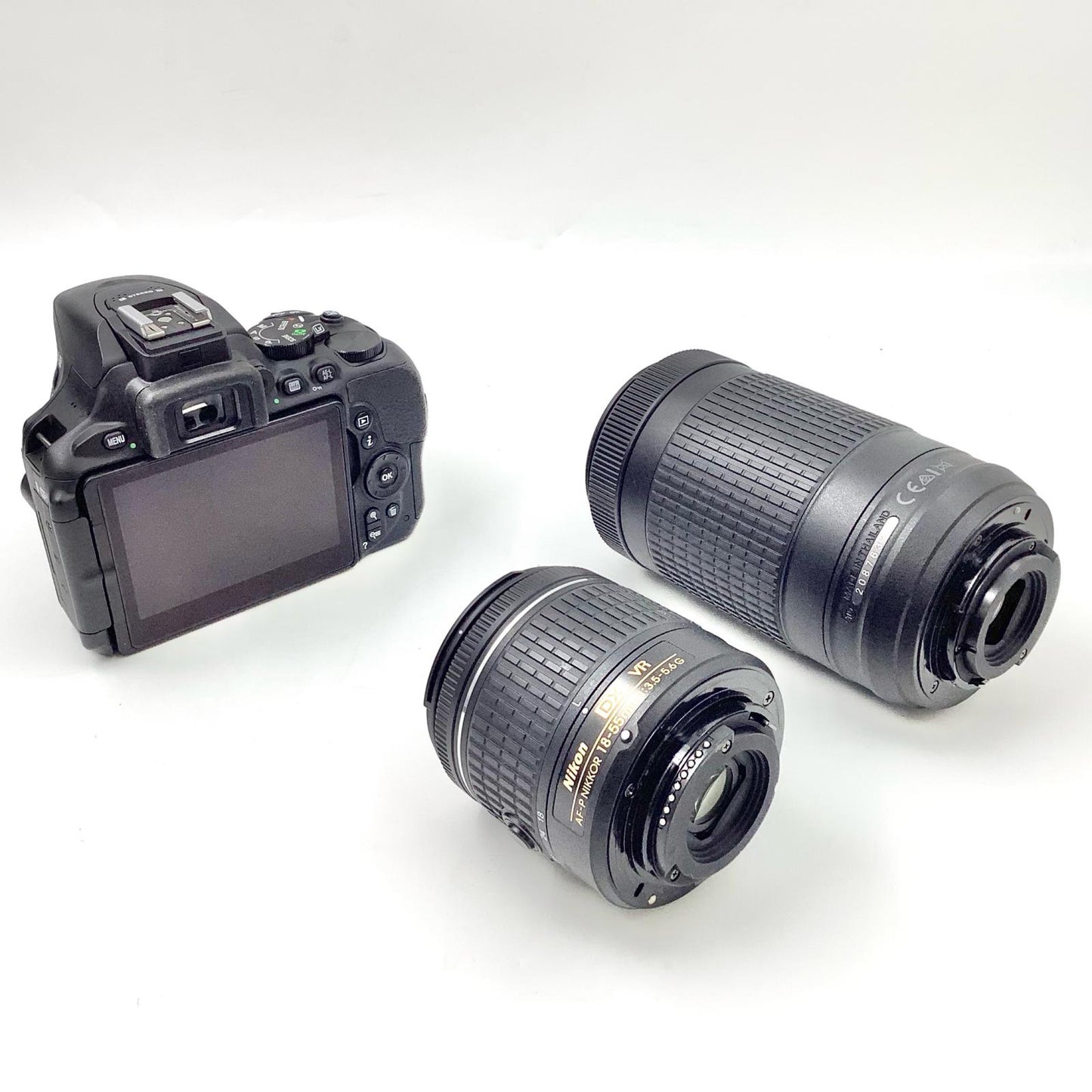 【全額返金保証】【最速発送】Nikon デジタル一眼 D5600 ダブルズームキット ブラック 美品 動作確認済