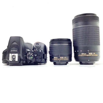 【全額返金保証】【最速発送】Nikon デジタル一眼 D5600 ダブルズームキット ブラック 美品 動作確認済