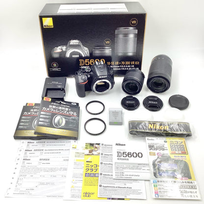 【全額返金保証】【最速発送】Nikon デジタル一眼 D5600 ダブルズームキット ブラック 美品 動作確認済