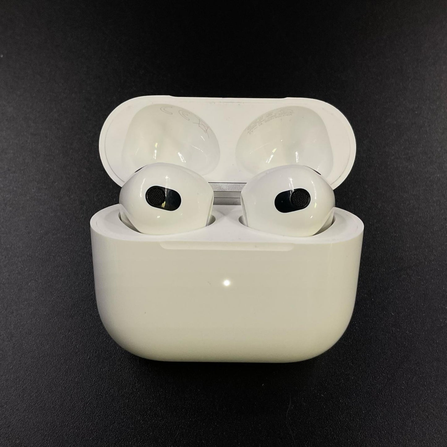 【全額返金保証】【最速発送】Apple AirPods 3 美品 動作確認済