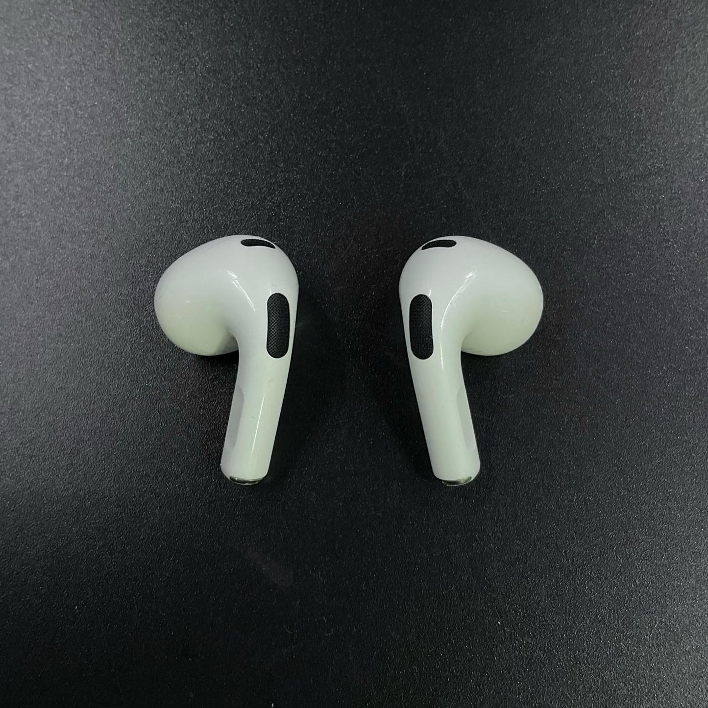 【全額返金保証】【最速発送】Apple AirPods 3 美品 動作確認済