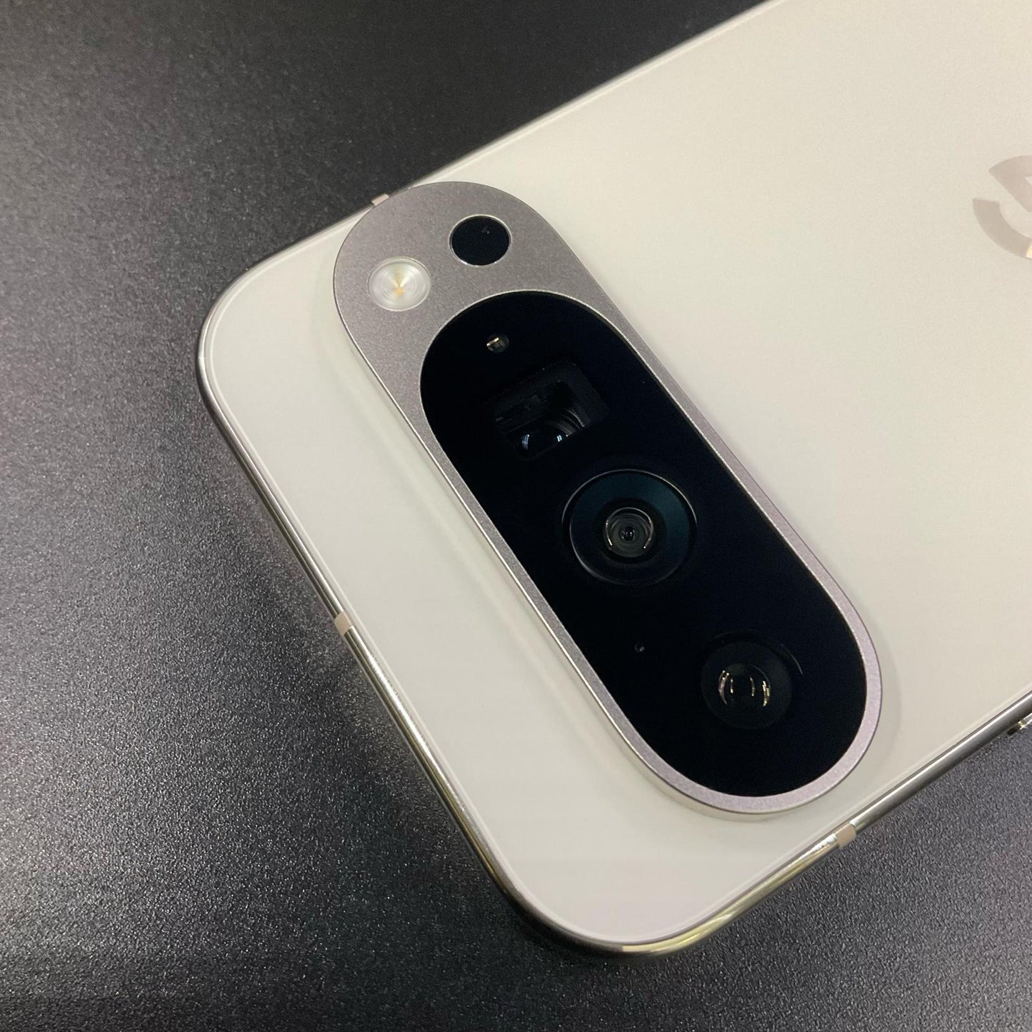 【全額返金保証】【最速発送】Google Pixel 9 Pro 256GB Porcelain SIMフリー GWVK6 白ロム 美品 動作確認済