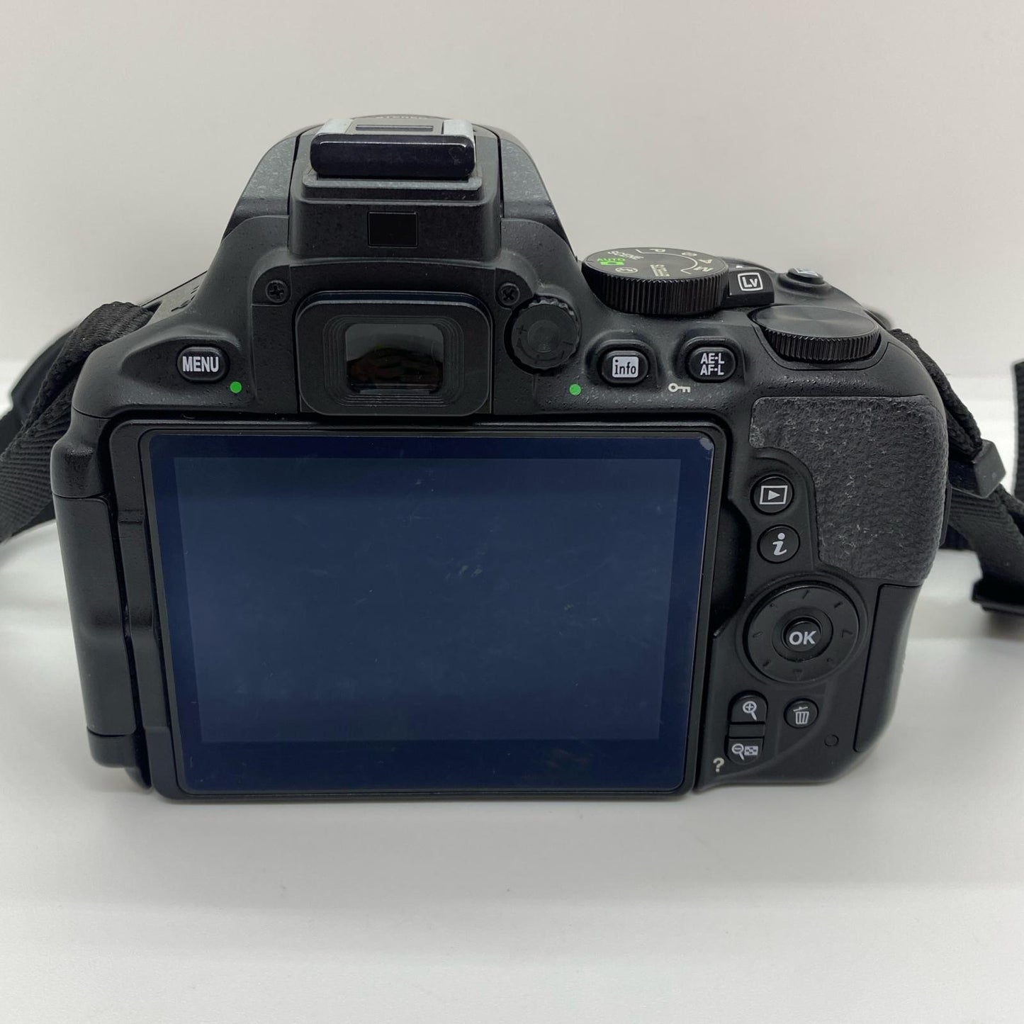 【全額返金保証】【最速発送】Nikon デジタル一眼 D5600 ダブルズームキット ブラック 動作確認済