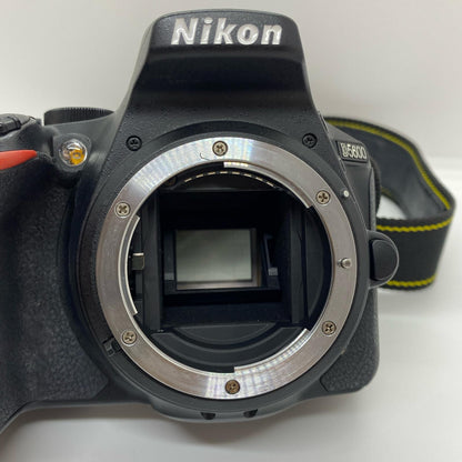 【全額返金保証】【最速発送】Nikon デジタル一眼 D5600 ダブルズームキット ブラック 動作確認済