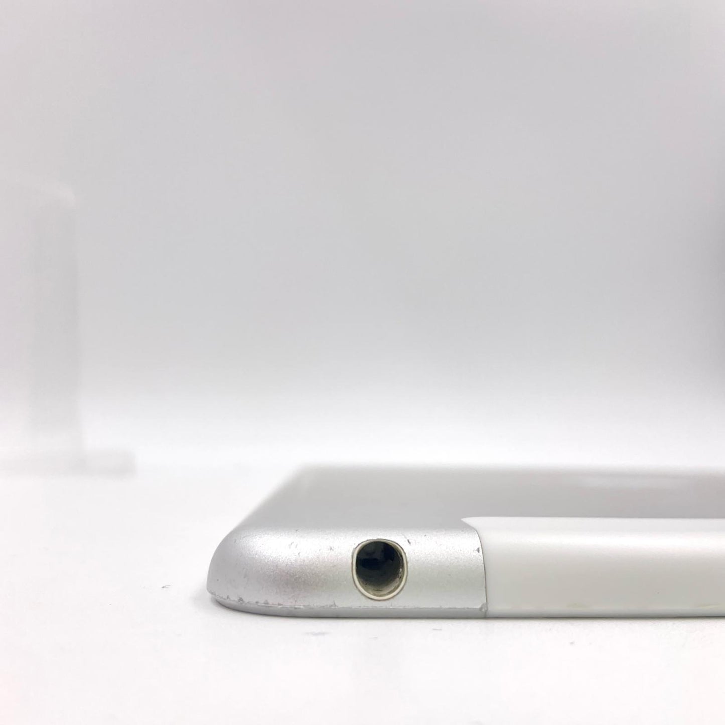 【全額返金保証】【最速発送】Apple iPad mini 7.9インチ 第4世代 16GB シルバー WiFi+Cellular Softbank 白ロム 動作確認済