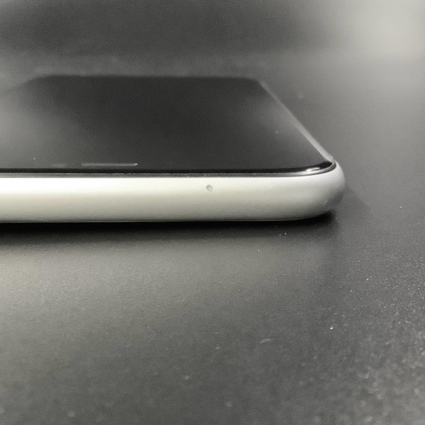 【全額返金保証】【最速発送】Apple iPhone iPhone XR 128GB ホワイト docomo 白ロム 動作確認済 81%