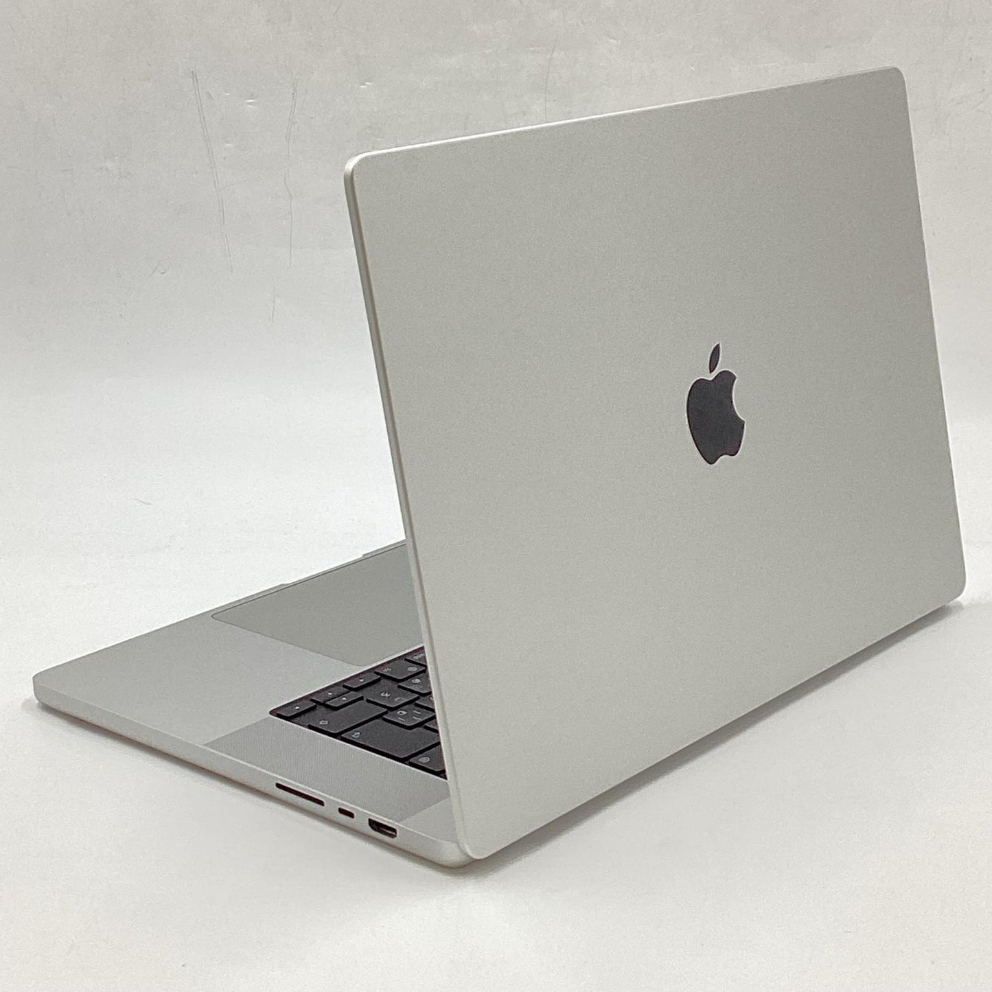 【全額返金保証】【最速発送】Apple MacBook Pro 16インチ 2021 Apple M1 Max 64GB SSD 2TB シルバー 93% 動作確認済