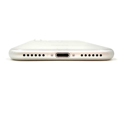 【全額返金保証】【最速発送】Apple iPhone iPhone 7 32GB シルバー docomo 白ロム 動作確認済 85%