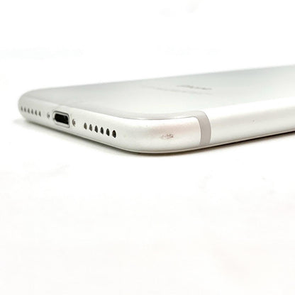 【全額返金保証】【最速発送】Apple iPhone iPhone 7 32GB シルバー docomo 白ロム 動作確認済 85%