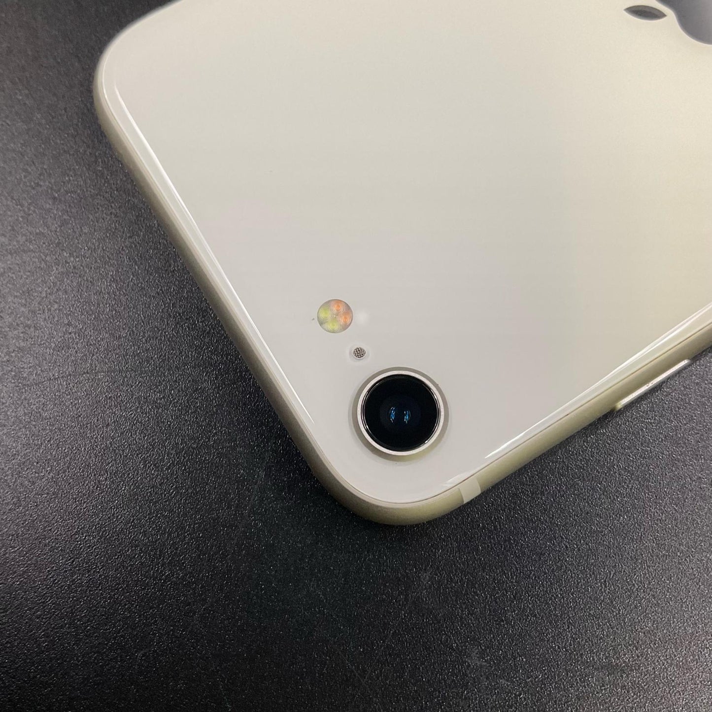 【全額返金保証】【最速発送】Apple iPhone iPhone SE（第3世代） 64GB スターライト Softbank 白ロム 動作確認済 96%