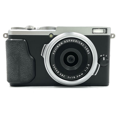 【全額返金保証】【最速発送】FUJIFILM コンパクトデジタルカメラ X70 [シルバー] 動作確認済
