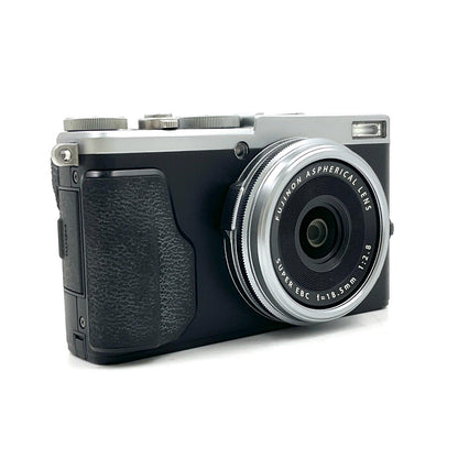 【全額返金保証】【最速発送】FUJIFILM コンパクトデジタルカメラ X70 [シルバー] 動作確認済