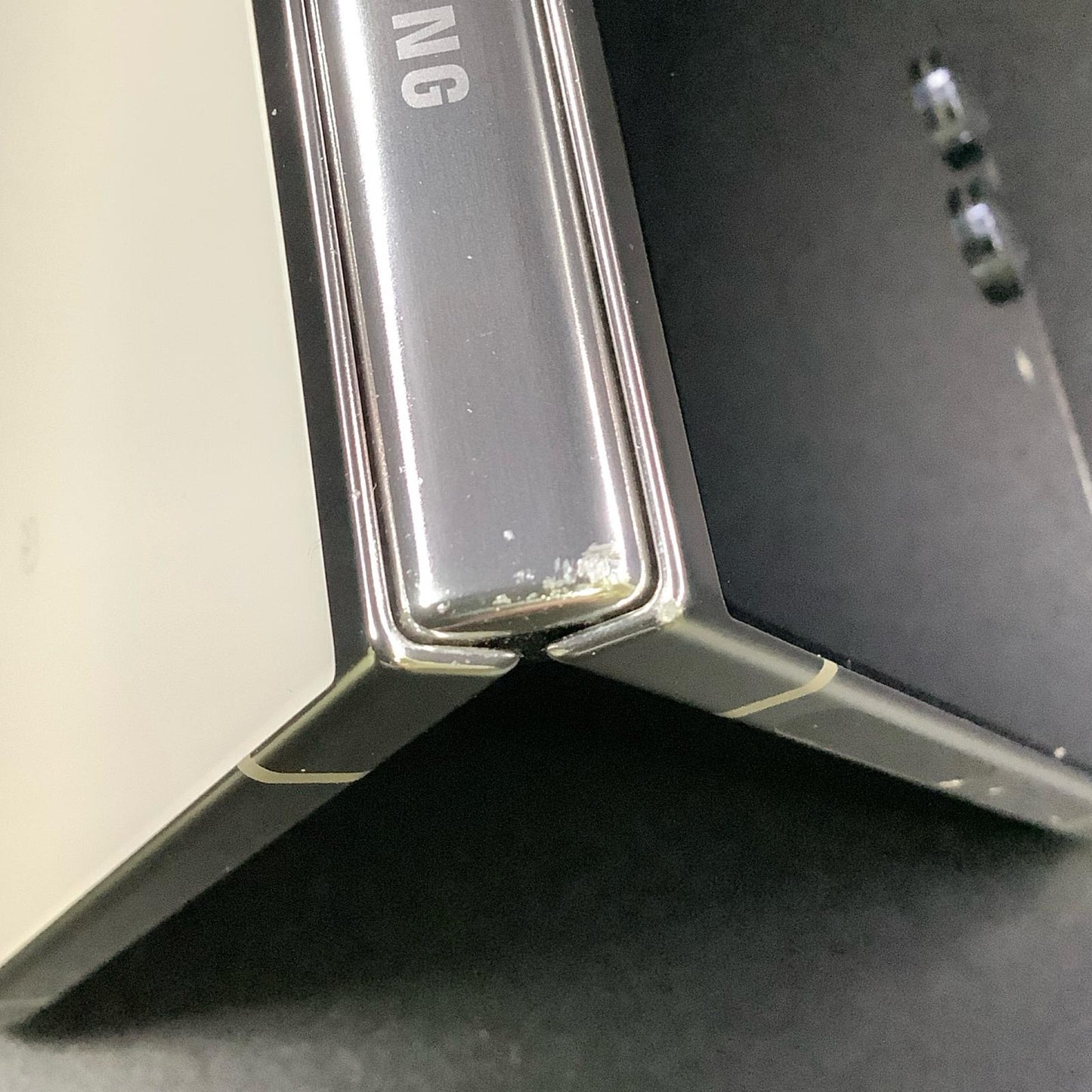 【最速発送】SAMSUNG Galaxy Z Flip5 256GB クリーム au SCG23 白ロム【難有】