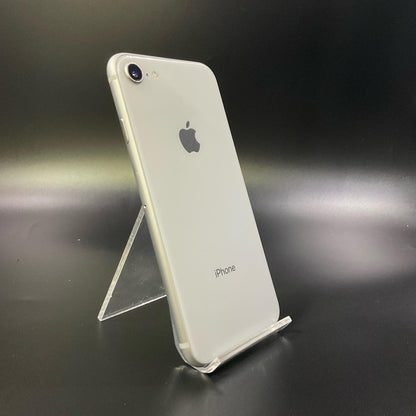 【全額返金保証】【最速発送】Apple iPhone iPhone 8 64GB シルバー docomo 白ロム 動作確認済 82%