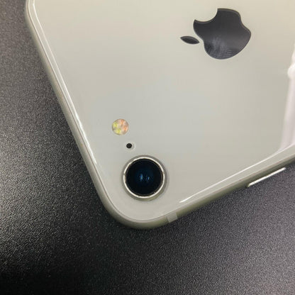 【全額返金保証】【最速発送】Apple iPhone iPhone 8 64GB シルバー docomo 白ロム 動作確認済 82%
