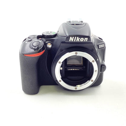 【全額返金保証】【最速発送】Nikon デジタル一眼 D5600 ボディ ブラック 動作確認済
