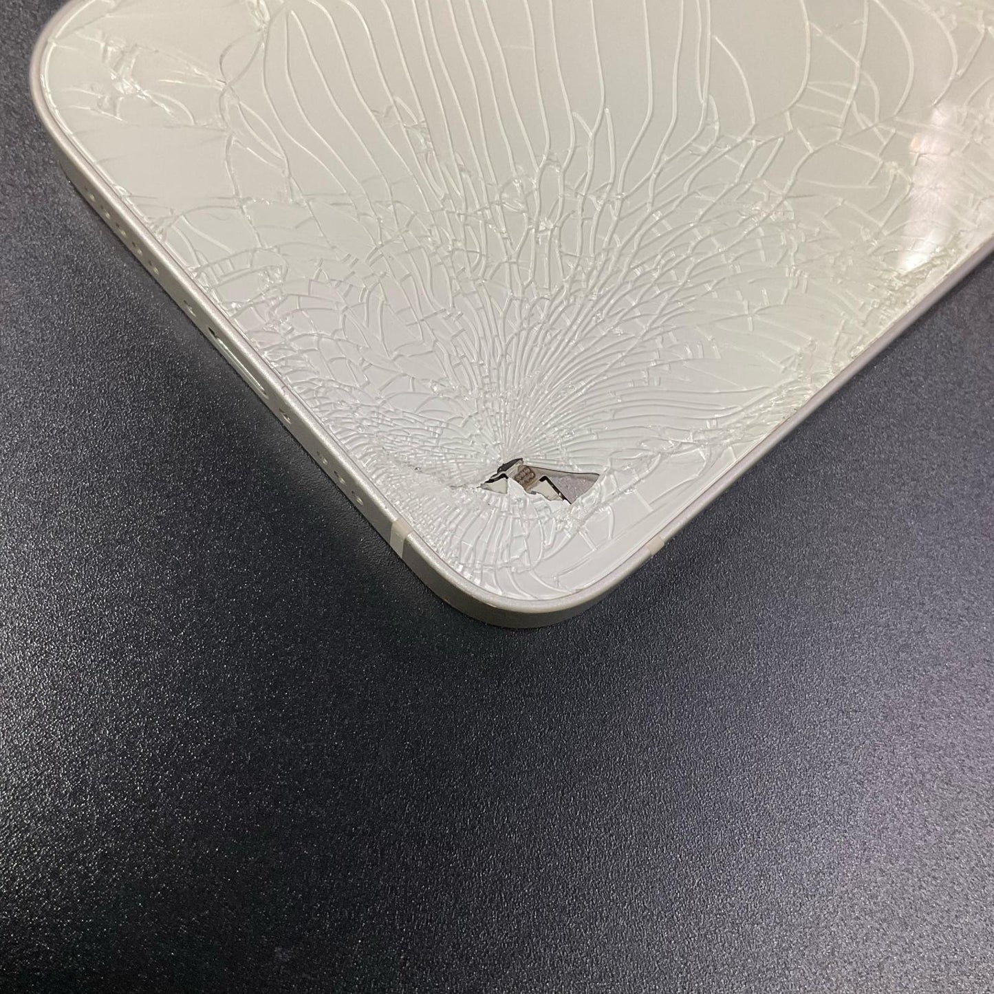 【最速発送】Apple iPhone iPhone 13 256GB スターライト docomo 白ロム【難有】 85%
