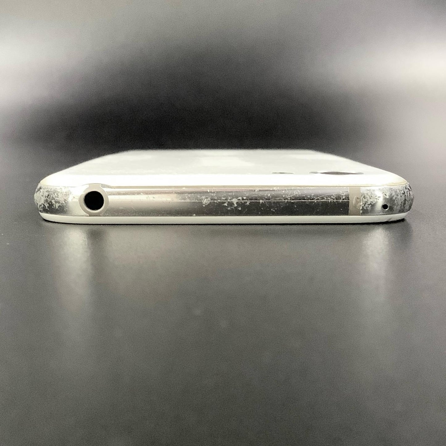 【全額返金保証】【最速発送】SHARP AQUOS Ｒ 64GB ジルコニアホワイト Softbank 605SH 白ロム 動作確認済