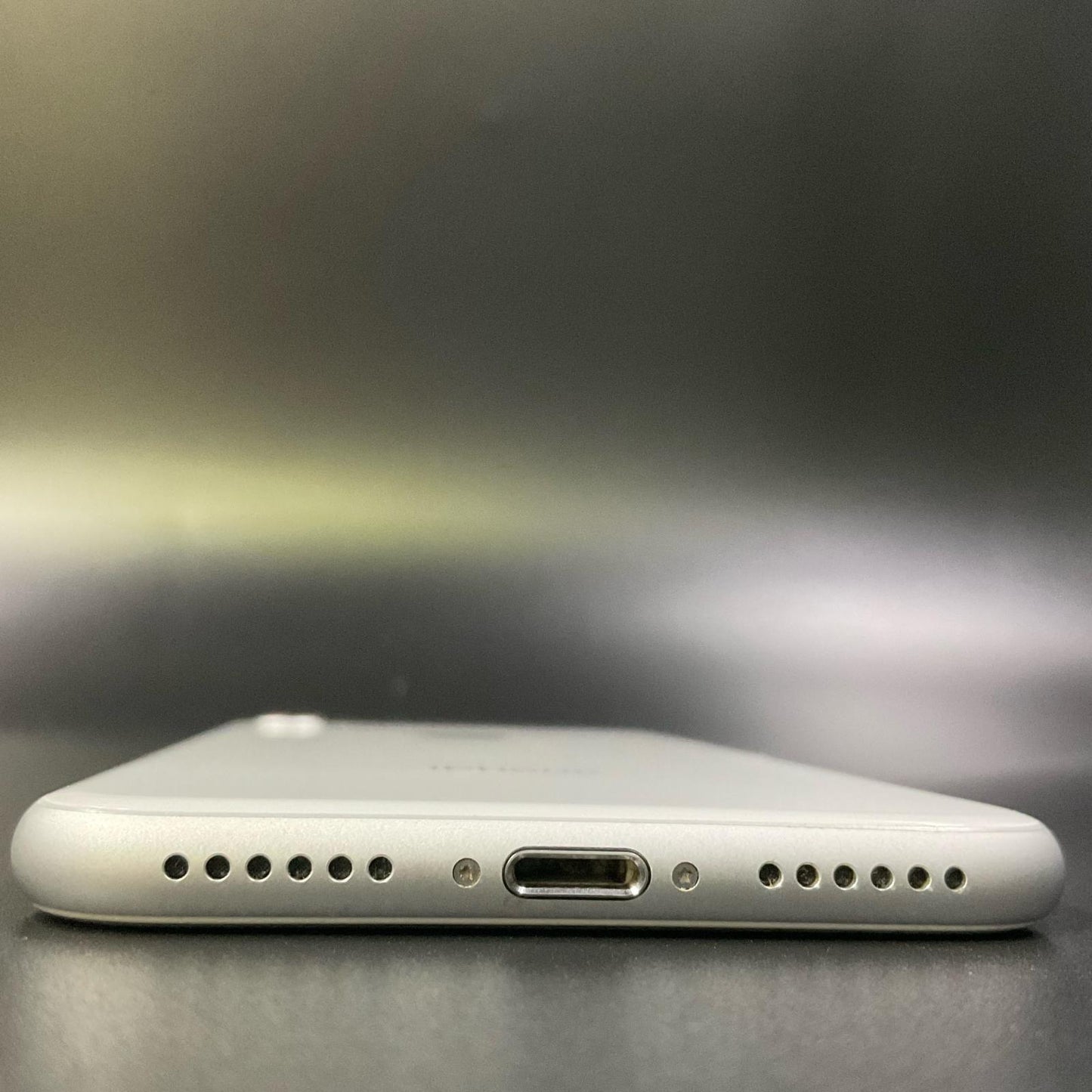 【全額返金保証】【最速発送】Apple iPhone iPhone 8 64GB シルバー Softbank 白ロム 動作確認済 91%