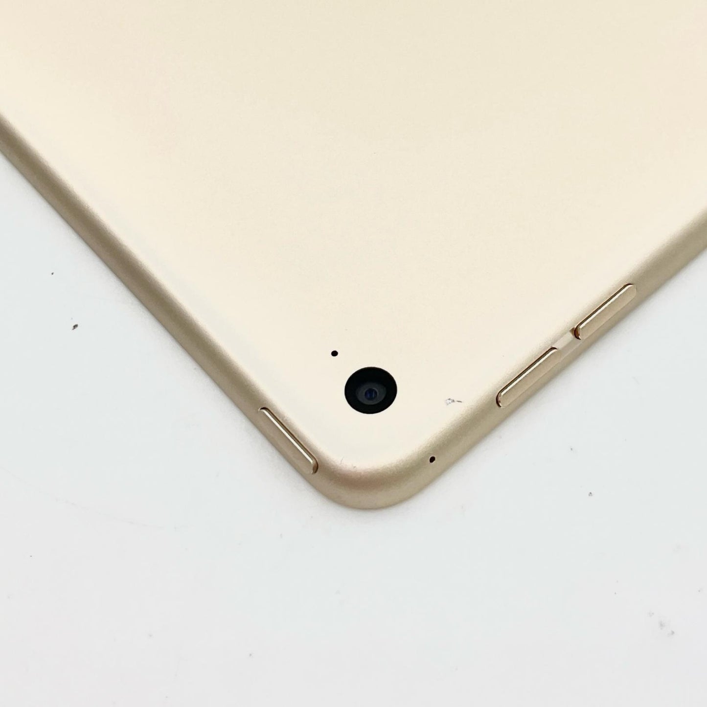【全額返金保証】【最速発送】Apple iPad Air 9.7インチ 第2世代 16GB ゴールド Wi-Fi 動作確認済