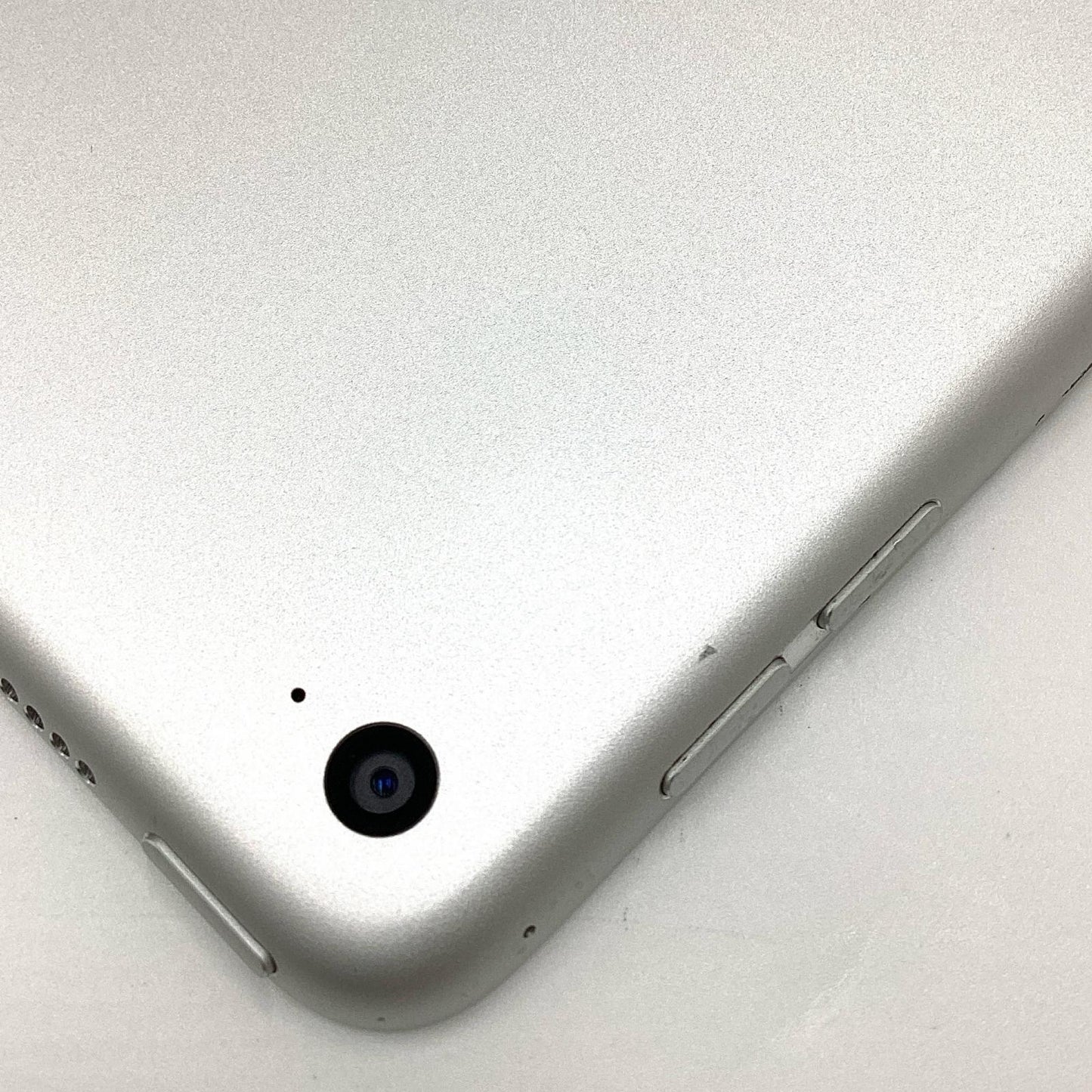 【最速発送】Apple iPad Pro 12.9インチ 第1世代 128GB シルバー WiFi+Cellular Softbank【難有】