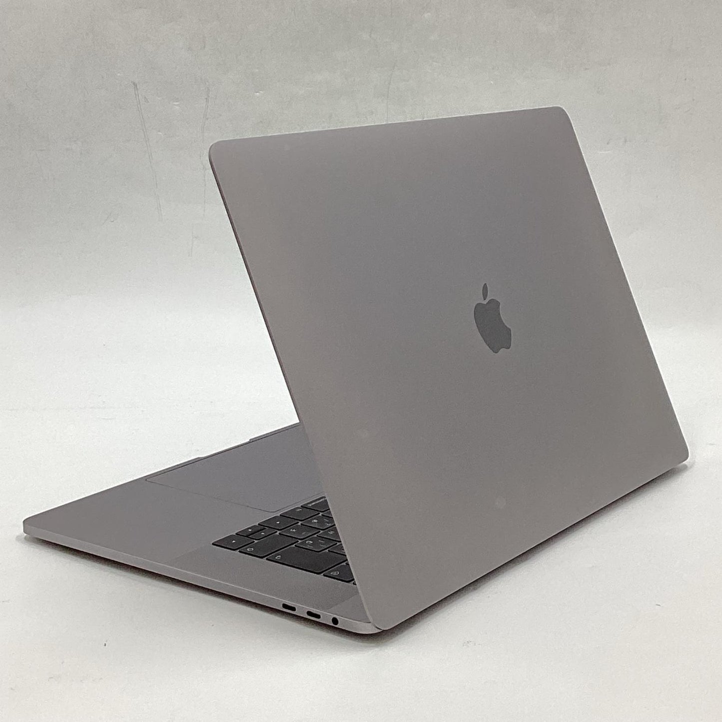 【全額返金保証】【最速発送】Apple MacBook Pro 15インチ 2018 2.9GHz 6コア Intel Core i9 32GB SSD 512GB シルバー 84% 動作確認済
