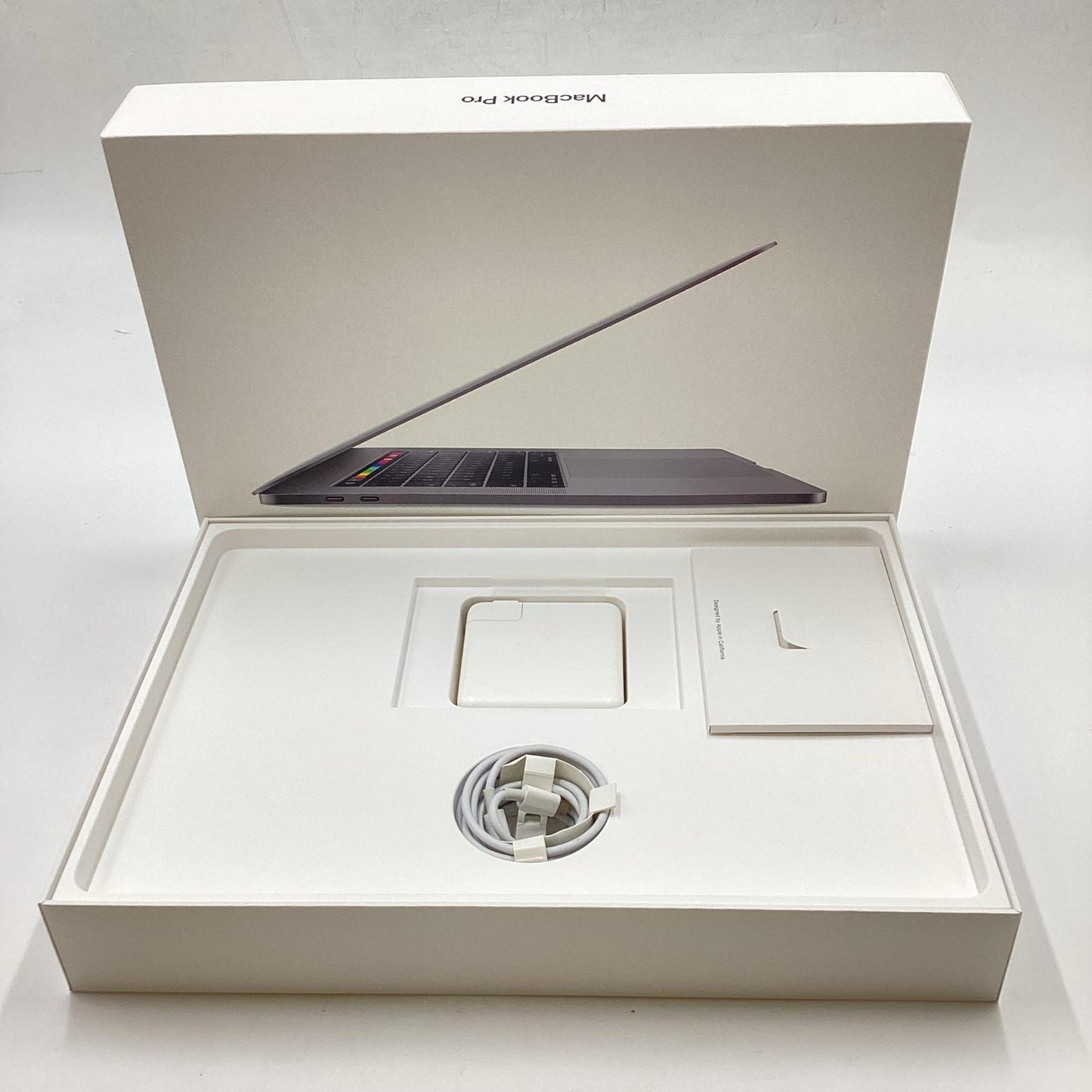 【全額返金保証】【最速発送】Apple MacBook Pro 15インチ 2018 2.9GHz 6コア Intel Core i9 32GB SSD 512GB シルバー 84% 動作確認済